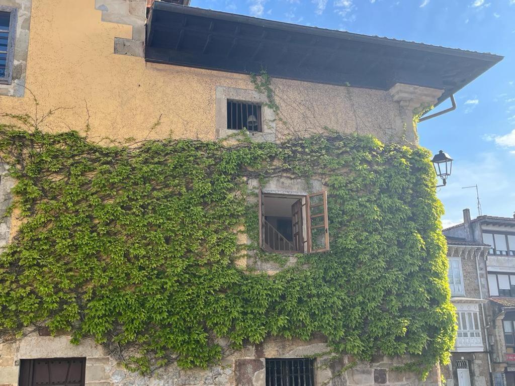 Apartamento Gaudi Comillas Esterno foto